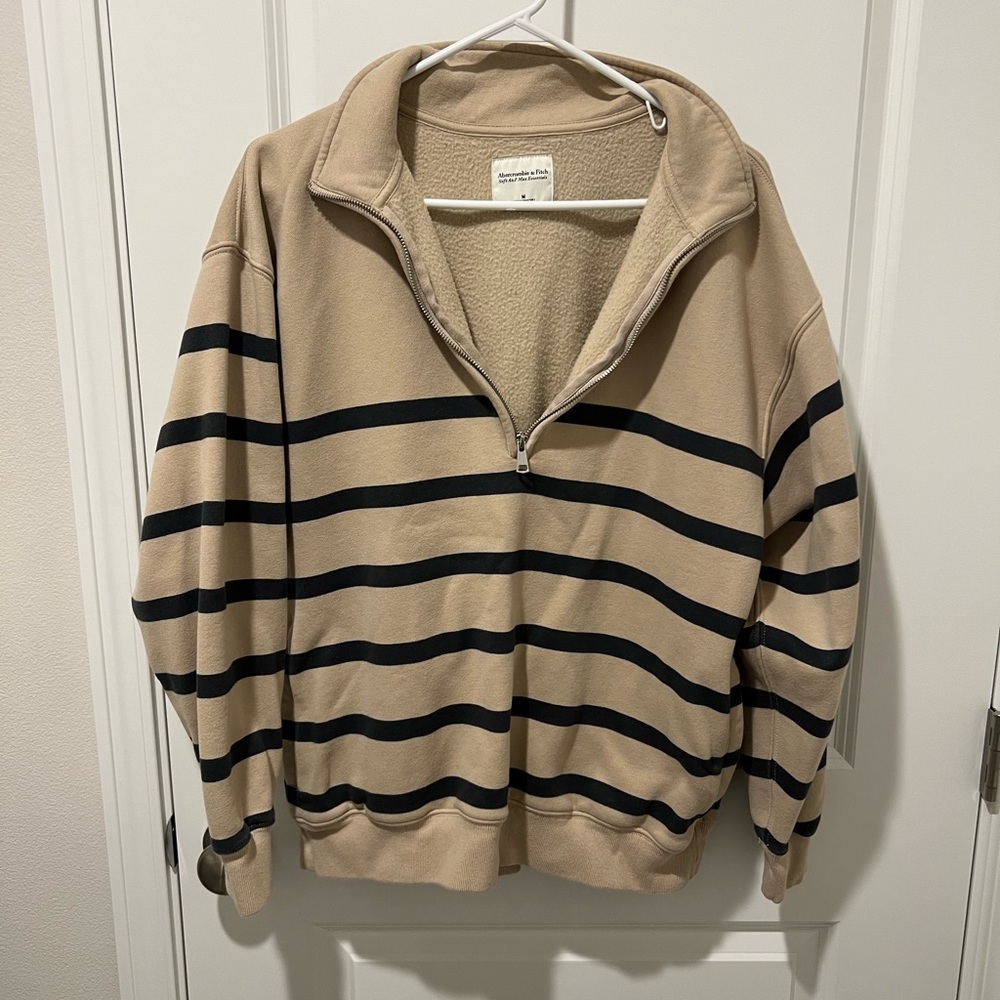 Abercrombie & Fitch Tan and Black Zip-Up Sweater